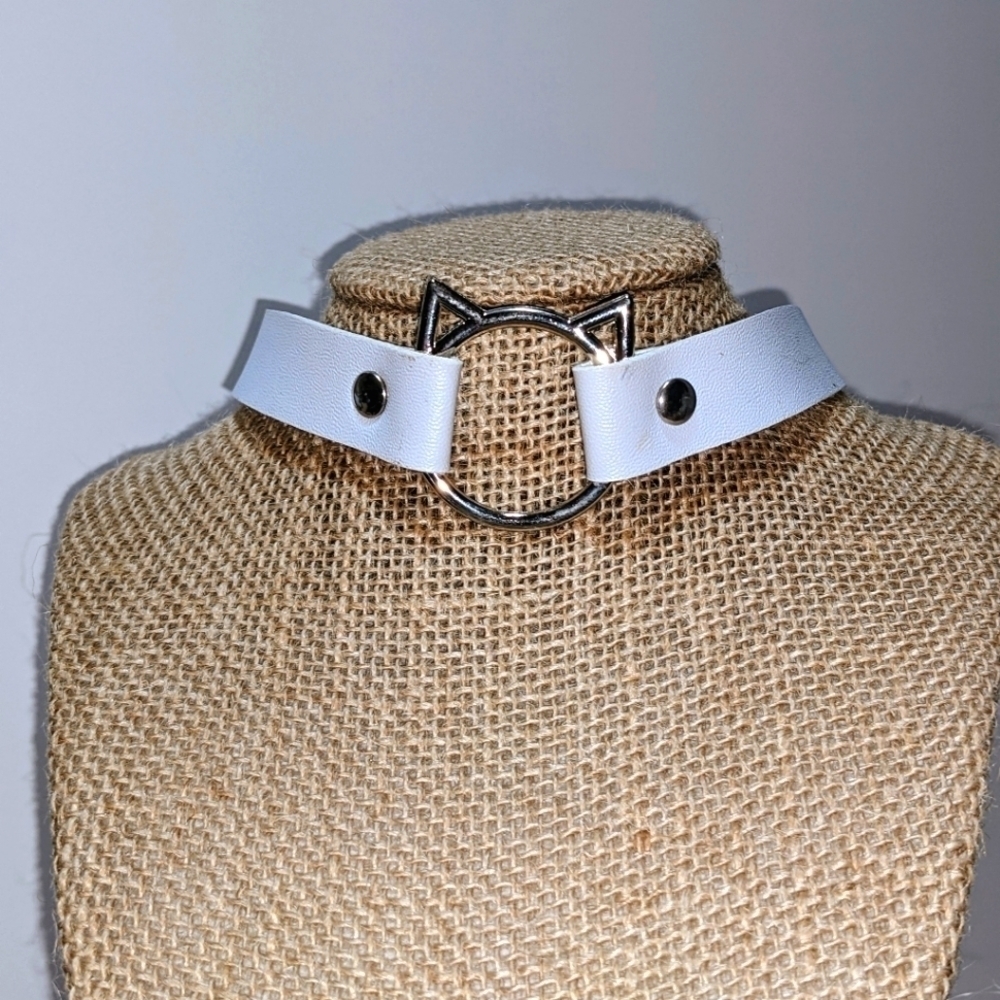 Cat White Leather Choker